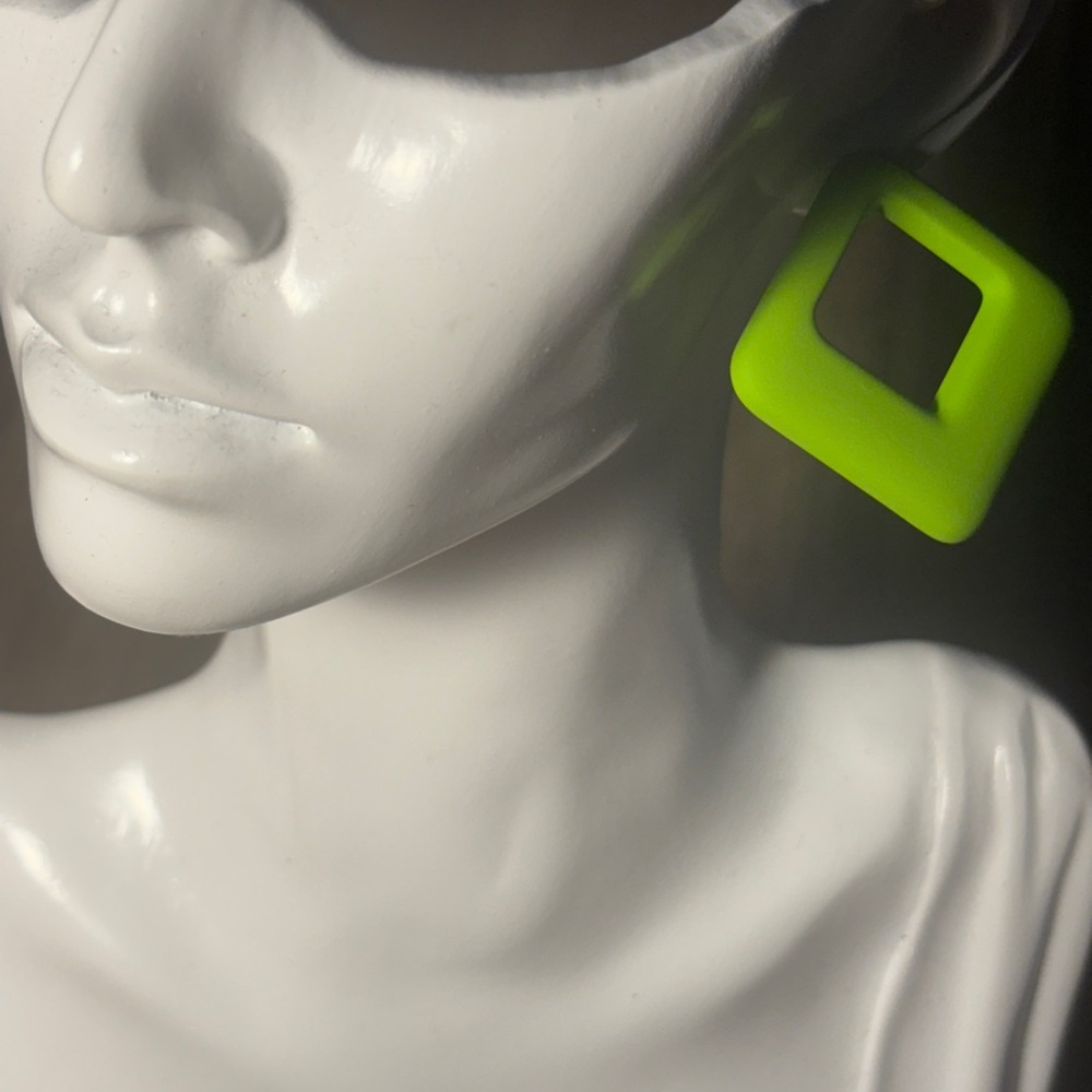 NEW Earring Bundle Lot – 6 Pairs – Color Pop Statement + Heart Stud Set | V-Day